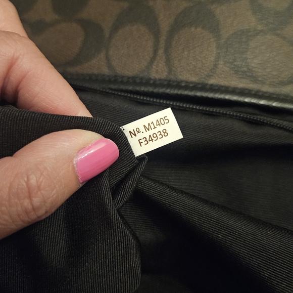 Authentic Coach Crossbody File Bag - Picture 6 of 7